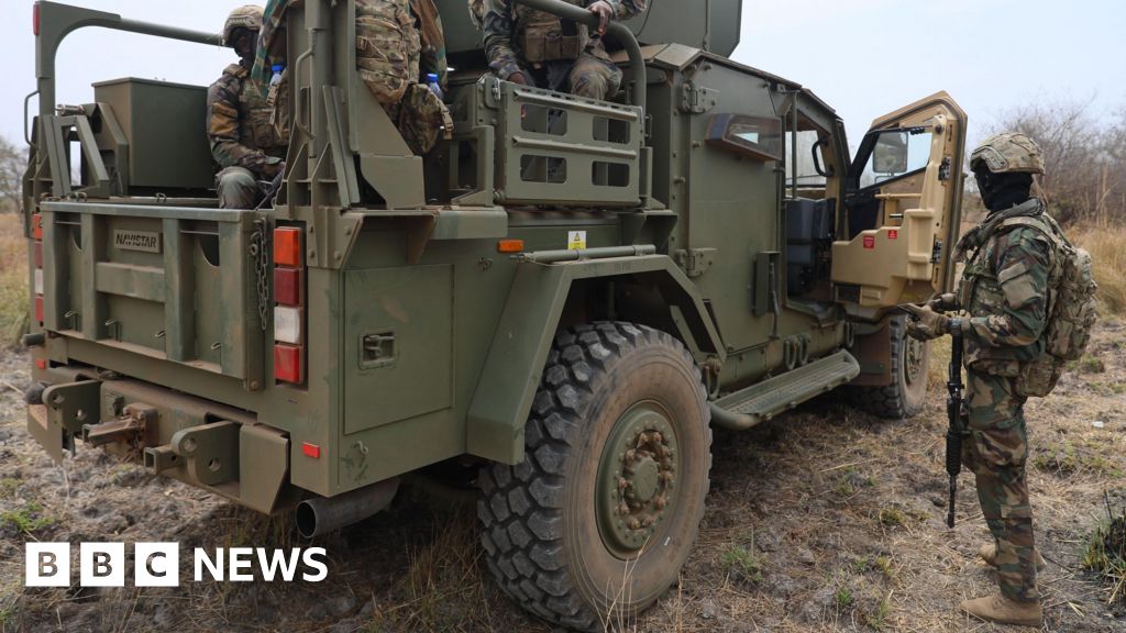 BBCAfrica's tweet photo. Ghana's army is investigating a deadly attack by gunmen on a military convoy that was escorting 140 civilians along a dangerous highway in the north-eastern of the country. https://t.co/PvGJTMhGkN https://t.co/631B3u3Mmf