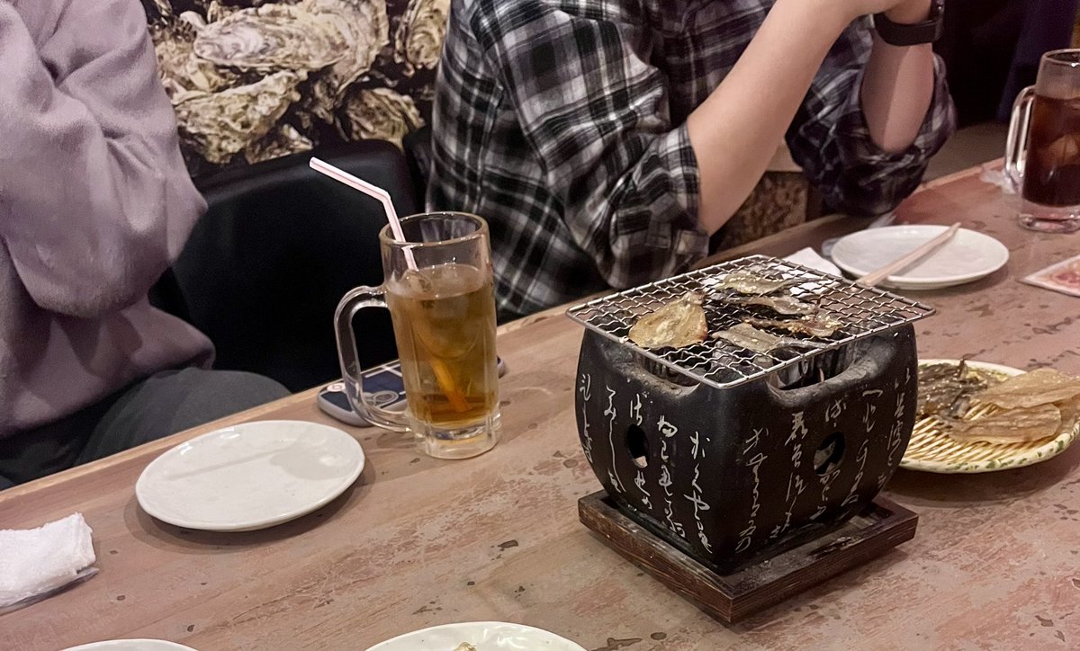 NaKo_Dec21's tweet photo. 会社の若手と飲み会でした。タバコが吸えてレバ刺しが美味くてリーズナブルで一心が大好きです。 https://t.co/CossmH9KX2