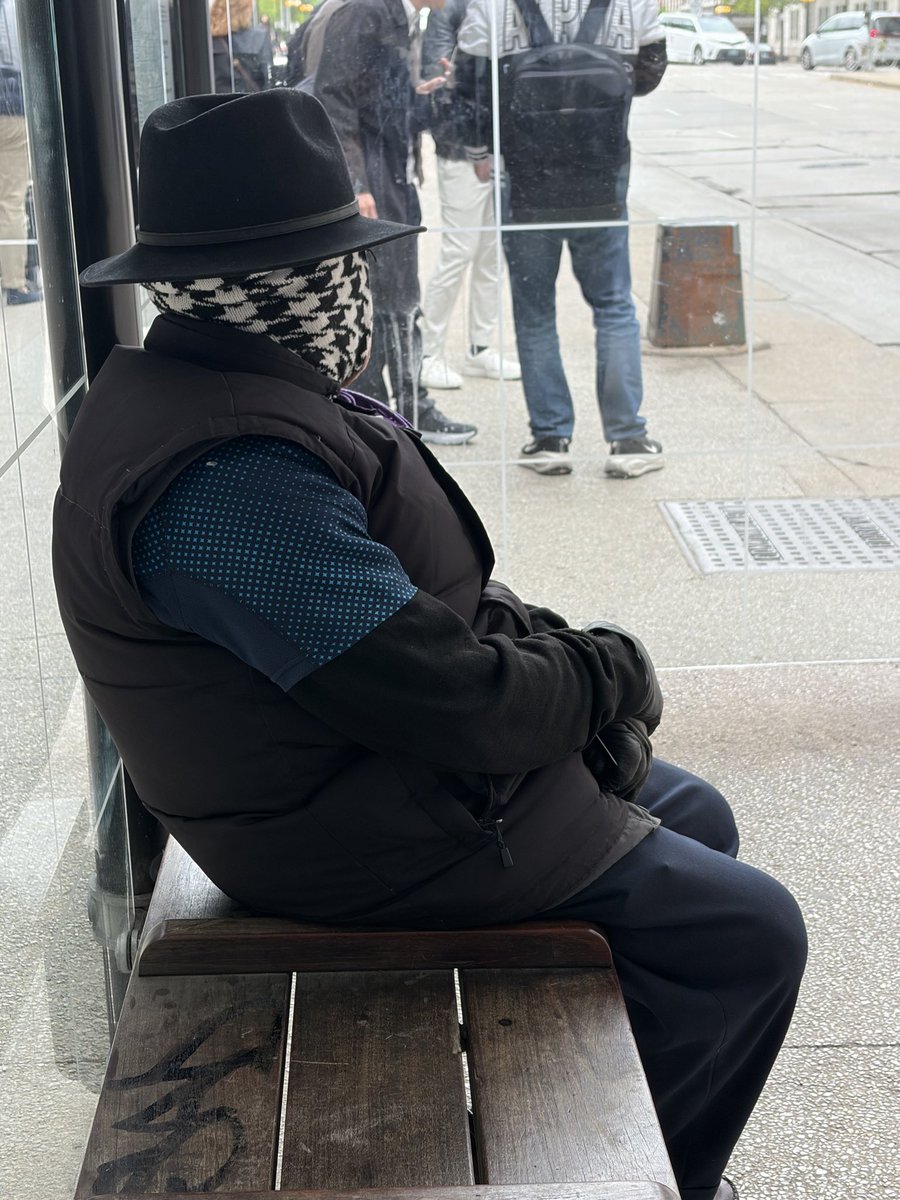 VoiceCandy's tweet photo. Waiting for the 147 bus with The Invisible Man #Chicago https://t.co/xLap4AItzL