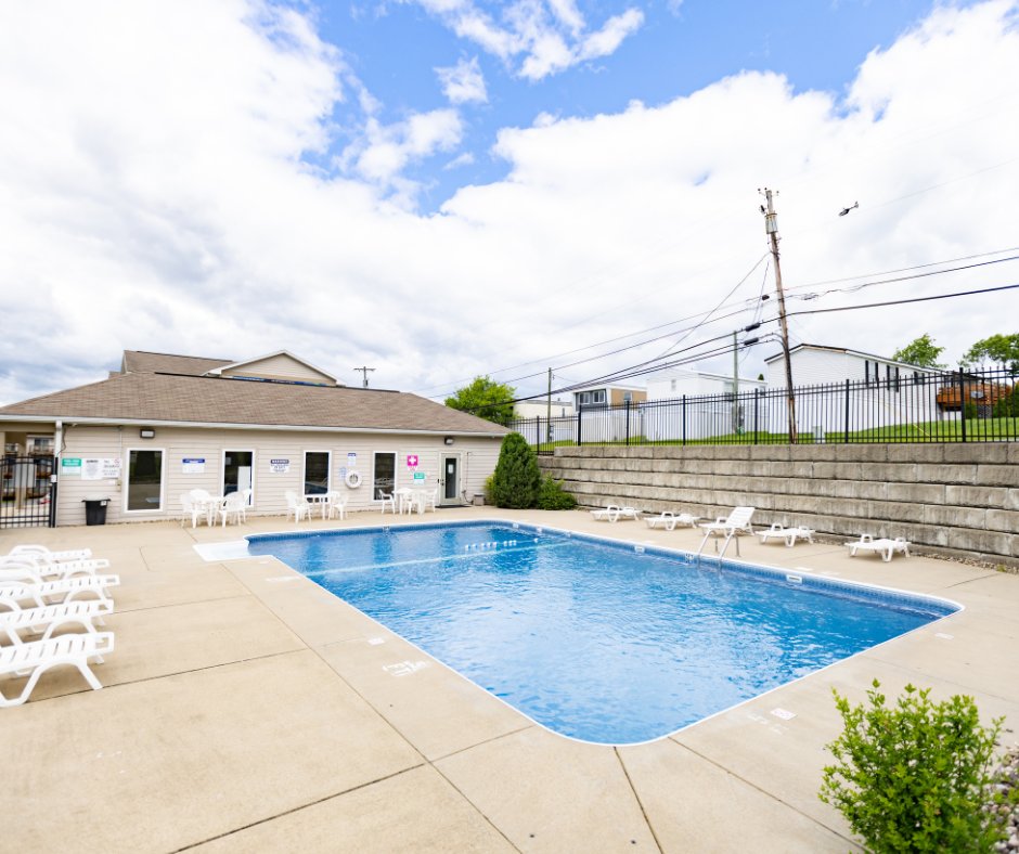 LiveAtMetro_'s tweet photo. Stonewood Apartments are just minutes from Suncrest Town Center, Milan Puskar Stadium, and Ruby Memorial Hospital, with simple, comfortable living when you’re home.

1 &amp; 2 bedrooms, fireplaces, private decks, a heated pool, and a fitness center.
https://t.co/FdrSRqs5kx https://t.co/Tpfkrk4Ceb