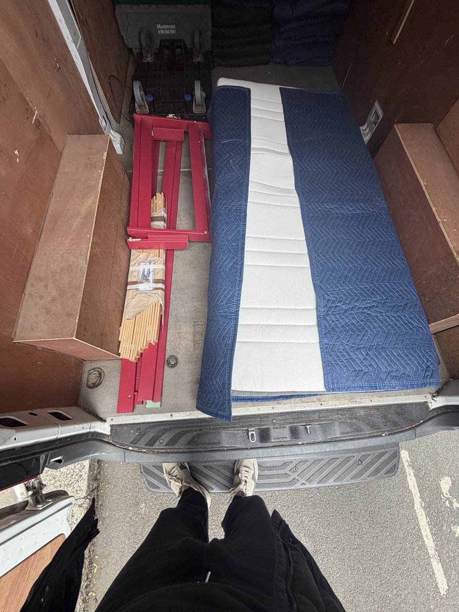 DeliverEasyLtd's tweet photo. From Kilburn to Kennington today 📦🛏️

Picked up a bed frame &amp; a single mattress in Kilburn and delivered safely to one of our clients in Kennington.

Another happy customer in the books ✅

📩 Get in touch for a reliable&amp; stress-free service. 
📞 07395844429 https://t.co/4eQEzIO1I2