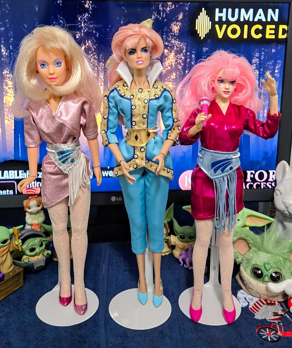 Just realized TLS Jem is short! The differences in these 3 dolls that are all based on the same character....