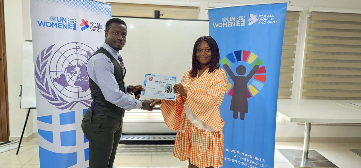 UNWOMEN_SL's tweet photo. Celebrating impact, leadership &amp; change! 🎉
Today, @UNWOMEN_SL certified 13 #ChangeMakers from Cohorts 1 &amp; 2 of the UN Women #ChangeMakersInitiative—champions driving gender equality &amp; advancing the rights of  women &amp; girls. @moya_SLeone  #YouthEmpowerment  #ForAllWomenAndGirls https://t.co/bqVl4Nx0gm
