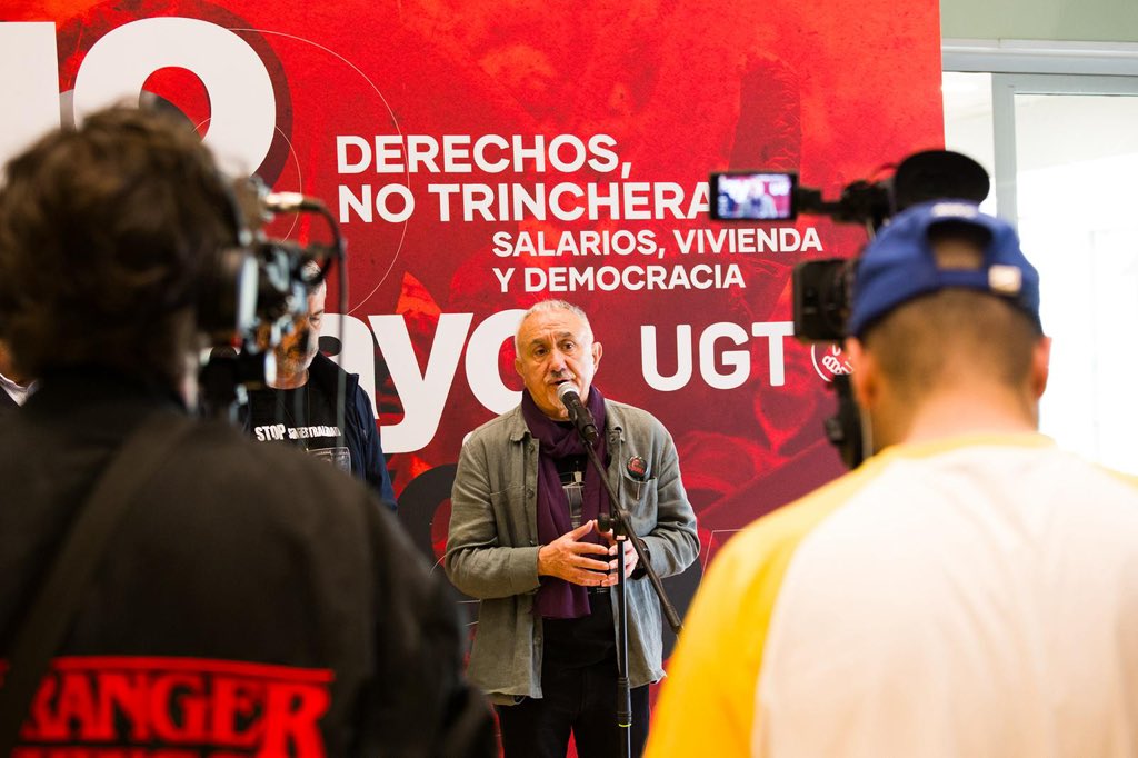 SG_UGT's tweet photo. Hoy se debate en el Congreso la prórroga de los alquileres. 

Cientos de miles de familias dependen de un botón que van a pulsar los diputados y diputadas.

En España tenemos un problema de vivienda que hay que abordar desde todas las perspectivas. Y este decreto suma. https://t.co/RdFtJm3P7a