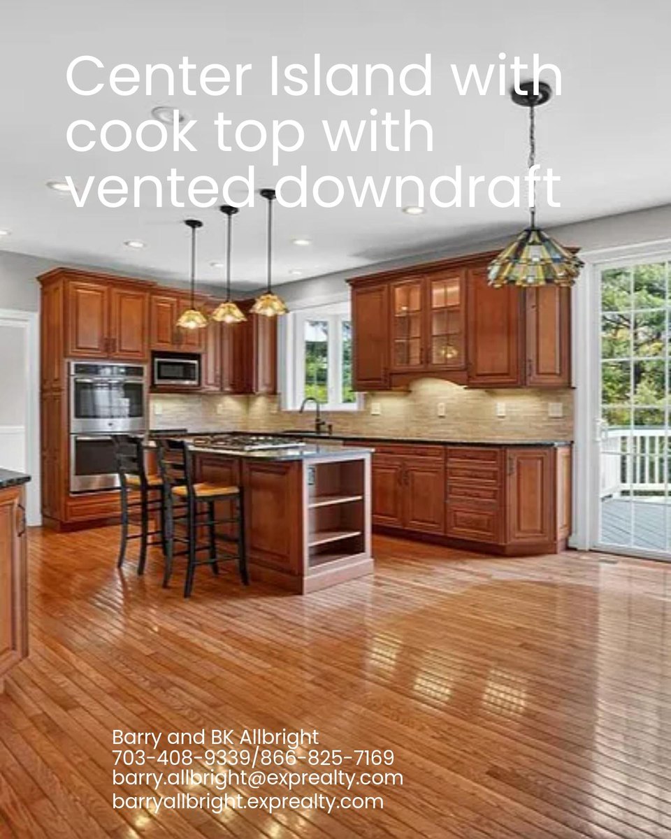 BarryAllbright's tweet photo. Looking for a home with unique charm and tons of space?  Over 4,600 Sq Feet 🤩 This amazing 5-bed, 4.5-bath home with updated kitchen and primary bath.  Finished walkout basement with second office. https://t.co/IxbudQreCe