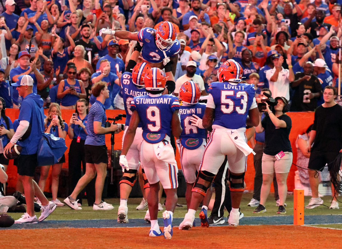 Tremoore_1's tweet image. #AGTG After a great conversation with @CoachCraddock I am blessed to say I have been offered by The University of Florida!!!
#GoGators #recruitweiss
@Coach_Hill2 @_CoachRoss