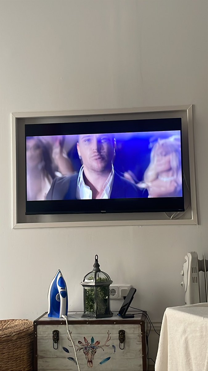 Burnley 👎

Fuck this 

Anyway Tom Zanetti on the telly up the arsenal