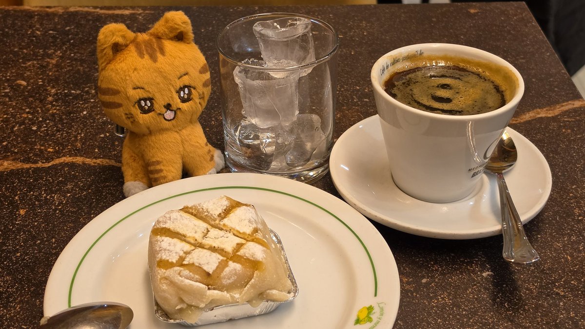 단거 먹으면서 힐링중...🌿