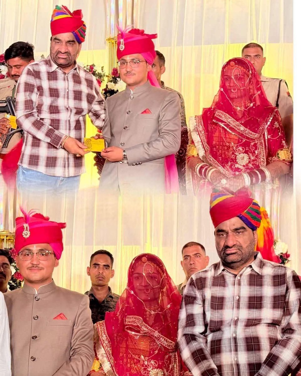 crkhilery2755's tweet image. @RLPINDIAorg परिवार के नेता @Gajendrasiyol  के छोटे भाई की शादी समारोह में आशीर्वाद देने पहुंचे #RLP के सुप्रीमो नागौर सांसद @hanumanbeniwal जी #congratulations