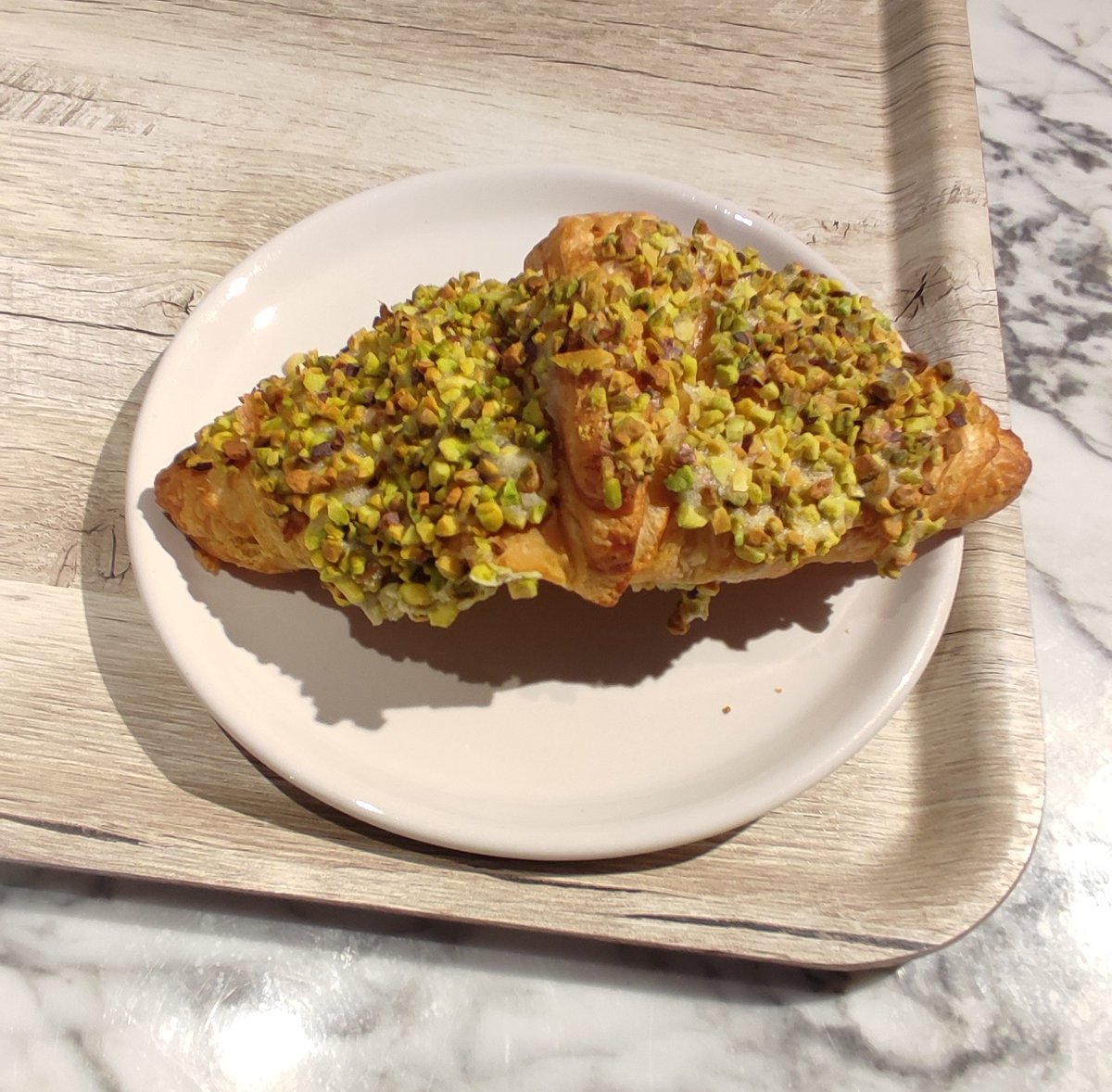 keithpp's tweet image. poor quality pistachio croissant Cornish Bakery #pastries #coffee #Cornhill #Lincoln