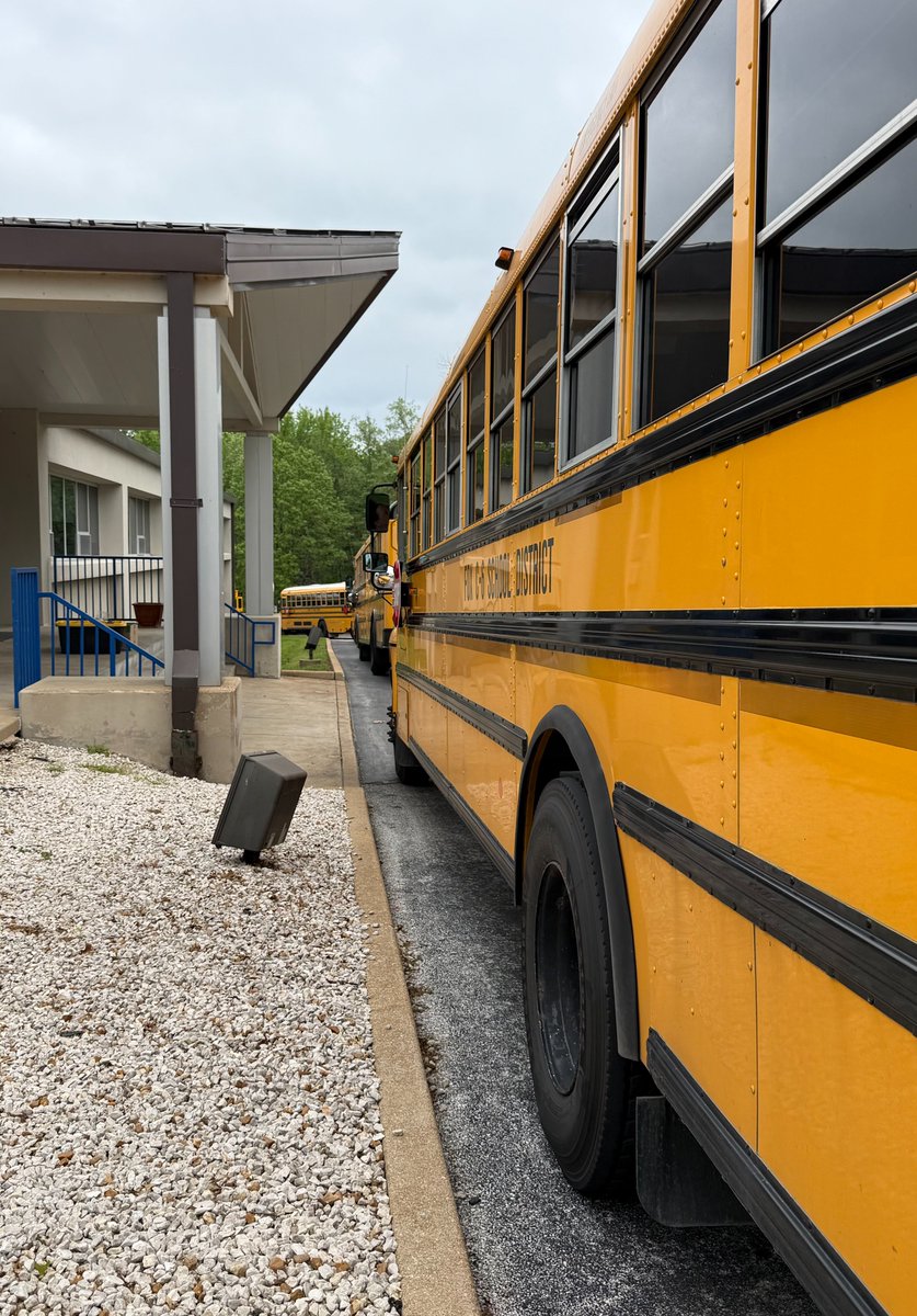 Jeffco_ATS's tweet photo. 🚍💙 Happy Bus Driver Appreciation Day!

Thank you to the drivers who safely transport students from their sending schools to ATS and back each day—making opportunity possible! We appreciate you! 👏💛 #BusDriverAppreciationDay #IAmATS https://t.co/vrVrPtjAO6