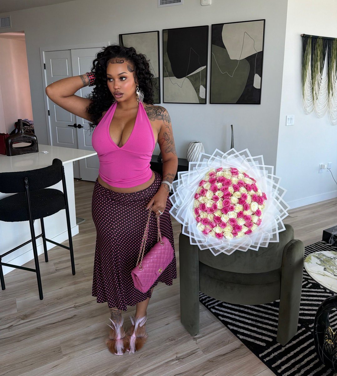 TeslaWills1's tweet photo. Black Barbie with a soft life 🌸 https://t.co/6PnKyvX2Ia