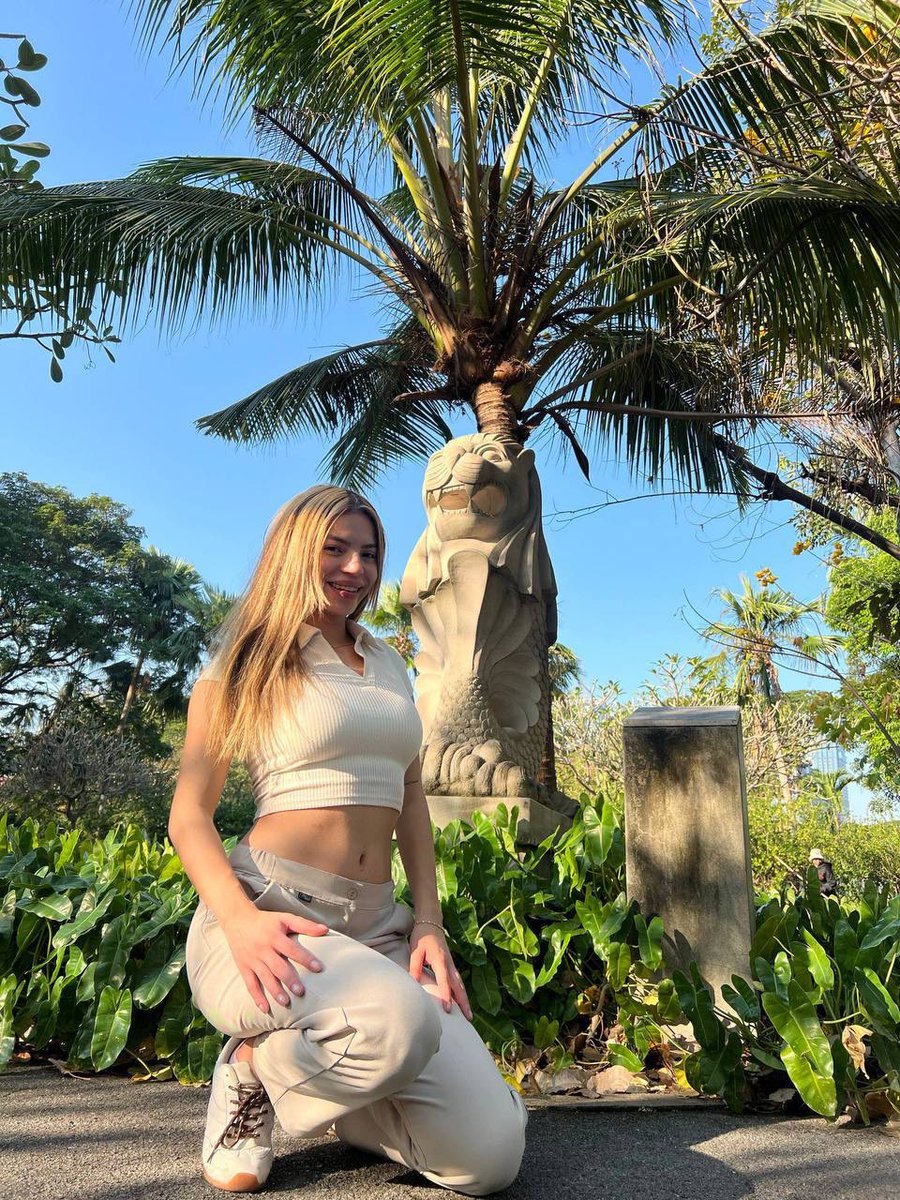 Ĉąɱıłłɛ 🍑 tweet media