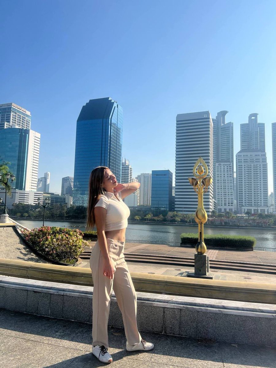 Ĉąɱıłłɛ 🍑 tweet media