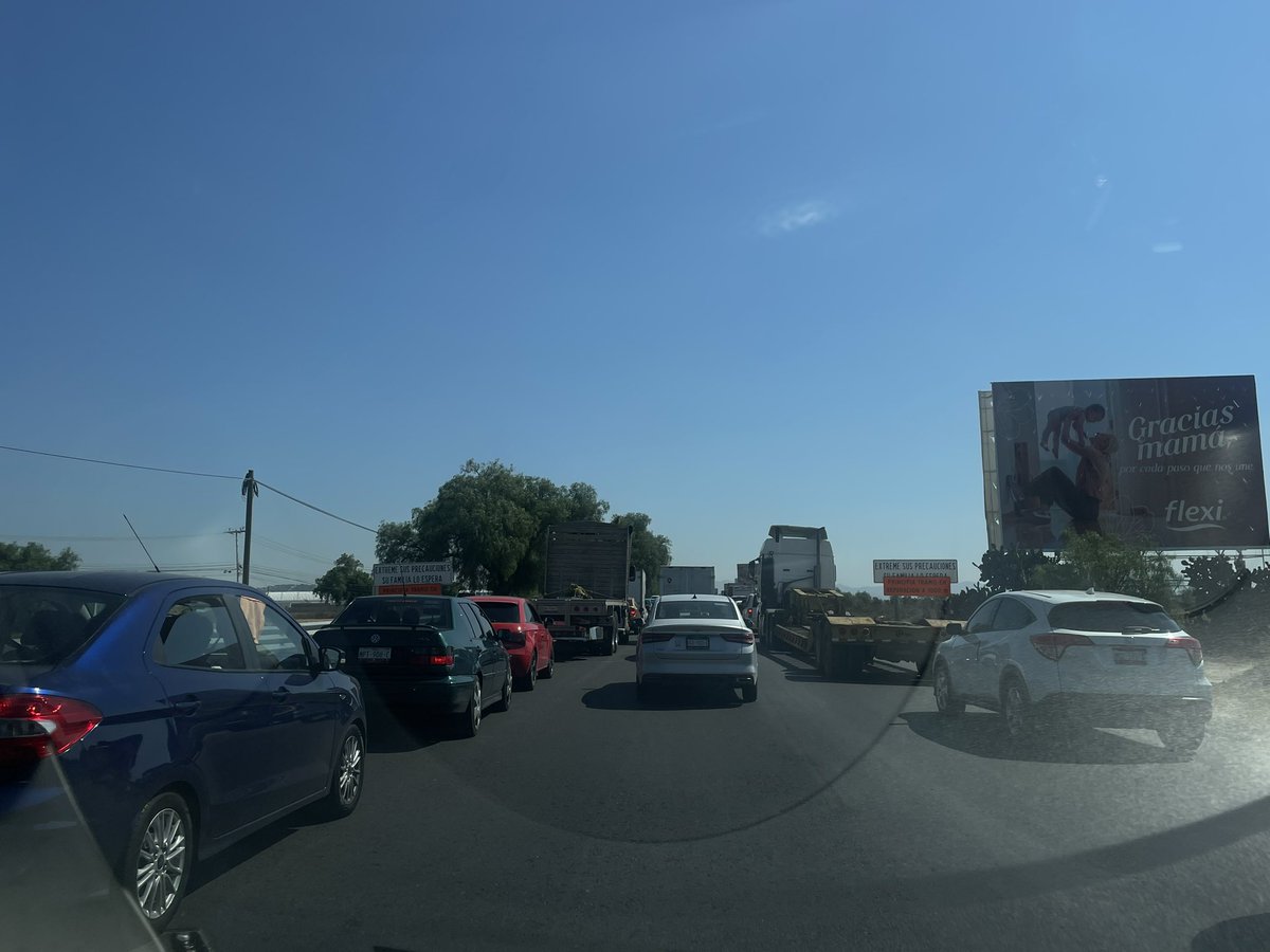 JA_CARBAJAL's tweet photo. Tráfico por obras en autopista México - Pachuca, de Zapotlán a Acayuca, dirección #Pachuca;  30 min. de atraso. https://t.co/sgFfzGLZXA