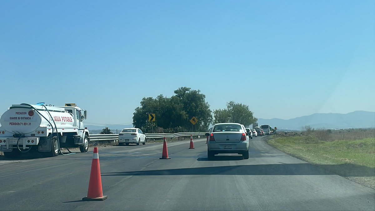 JA_CARBAJAL's tweet photo. Tráfico por obras en autopista México - Pachuca, de Zapotlán a Acayuca, dirección #Pachuca;  30 min. de atraso. https://t.co/sgFfzGLZXA