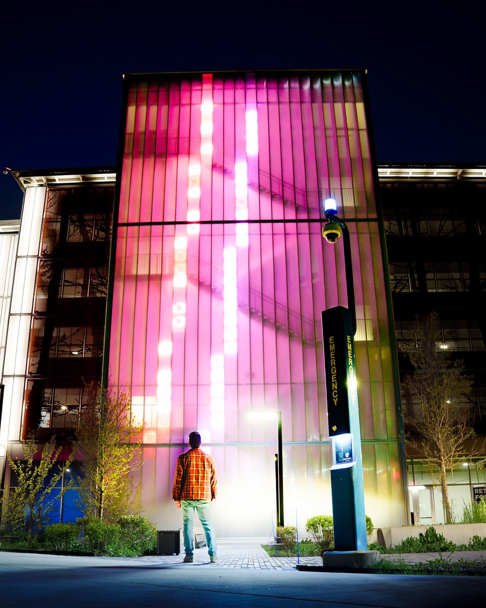 AsDetroitsOwn's tweet photo. Built on a former rail line, the Southwest Greenway now connects Corktown, and Southwest Detroit straight to the riverfront.

They recently installed these colorful lights which make it fun to walk or ride at night. 

📸 @jordangarlandmi https://t.co/z6cTBND0rh