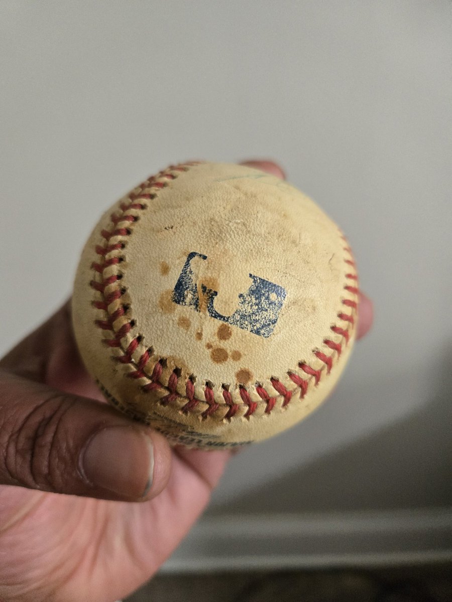 darden216's tweet photo. Homerun ball I caught signed by several players after the game including HOF Roberto Alomar I was 17 years old. @egoldie80 @ESPNCleveland https://t.co/kFgfWWEJ3I
