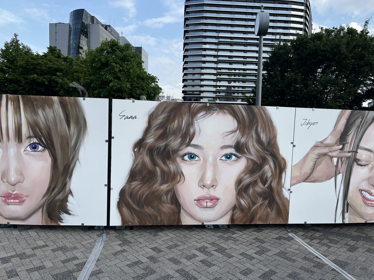 sharashota's tweet photo. TWICE日曜しか行けなかったけどオーラスも映像で参戦しました！
ダヒョンチェヨン来てくれて嬉しかったし改めて9人で楽しそうにしているTWICEをこれからも見続けたいと思いました
国立公演お疲れ様！たまには休んでまた9人でONCEに会いに来て！
これからもONCEはついていく！👆
#twice #TWICE #国立 https://t.co/c1e8aOhp1A