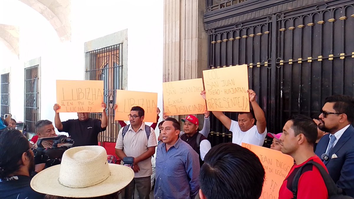 MLubizha's tweet photo. Acompañamos a nuestros compañeros y compañeras habitantes de la colonia San Juan Diego- LUBIZHA, colonia Popular y de Resistencia de Huajuapan de León, que pertenecen a nuestro Movimiento, para  denunciar que fueron detenidos de manera arbitraria por el delito de despojo agravado https://t.co/ceuNcOqTaL