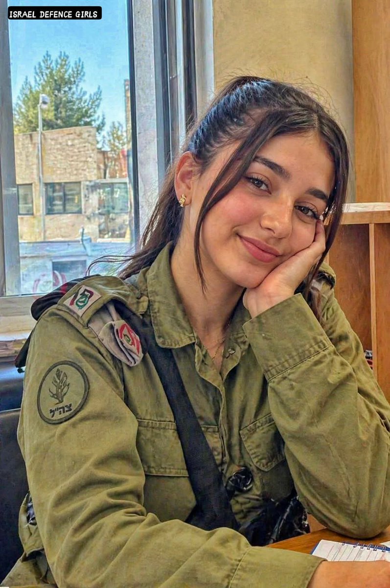 Israeltroops's tweet image. Always ready. Always smiling. Unshaken, unstoppable, and proud. 😊💪

What do you think?
A. True strength shines through positivity 🔥
B. Strength means staying serious and focused ⚡