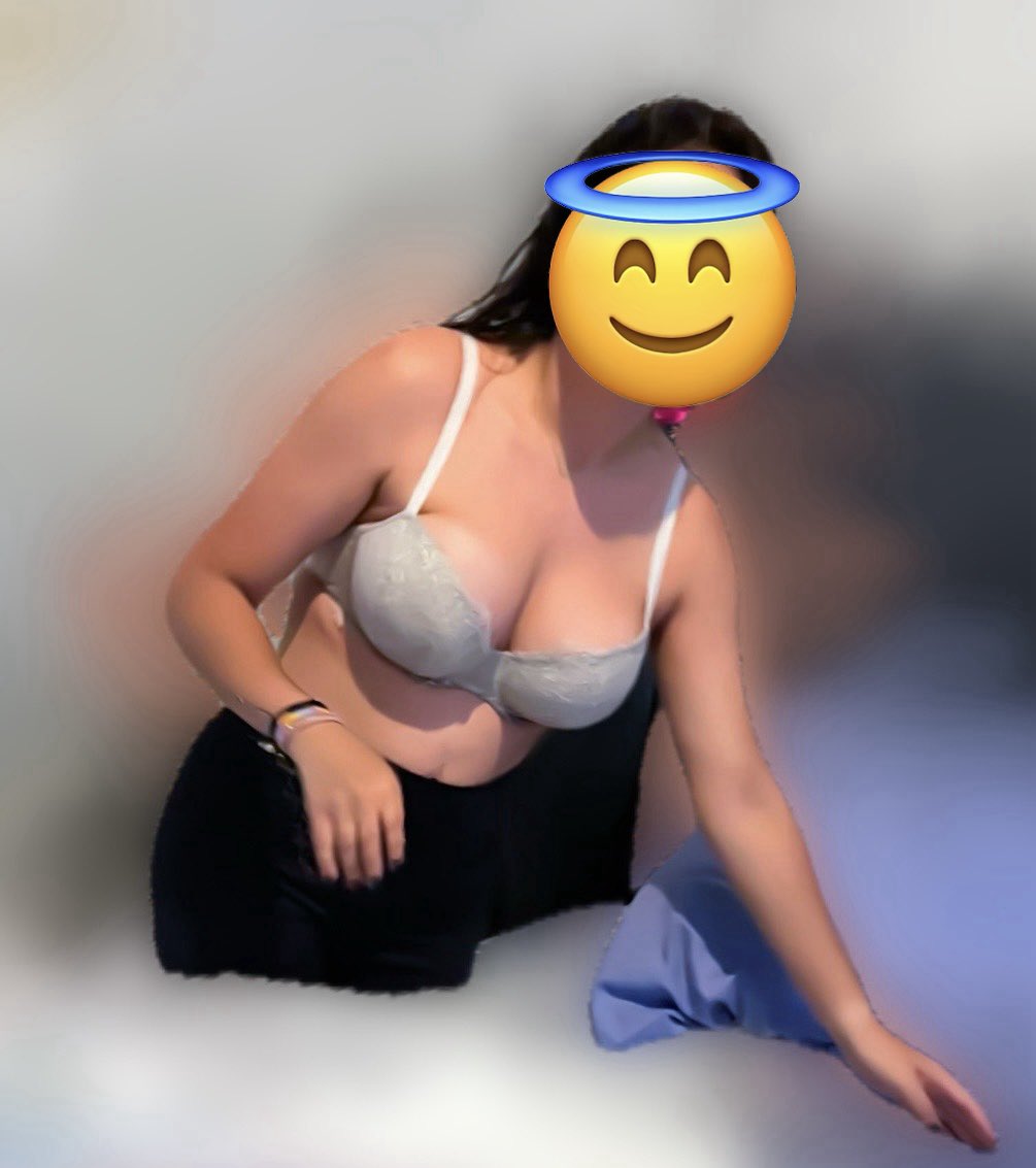 Milf Pia tweet media