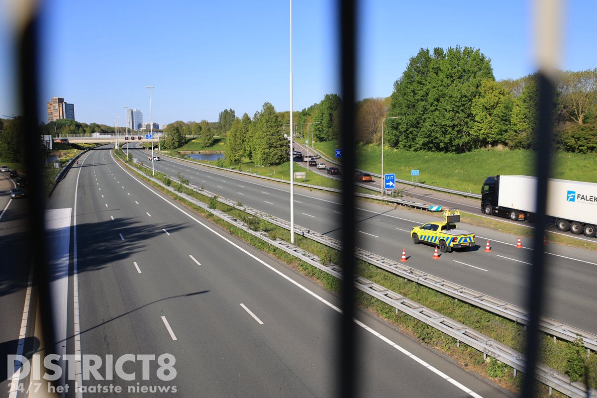 Persoon op viaduct zorgt voor afsluiting A4 bij Rijswijk
