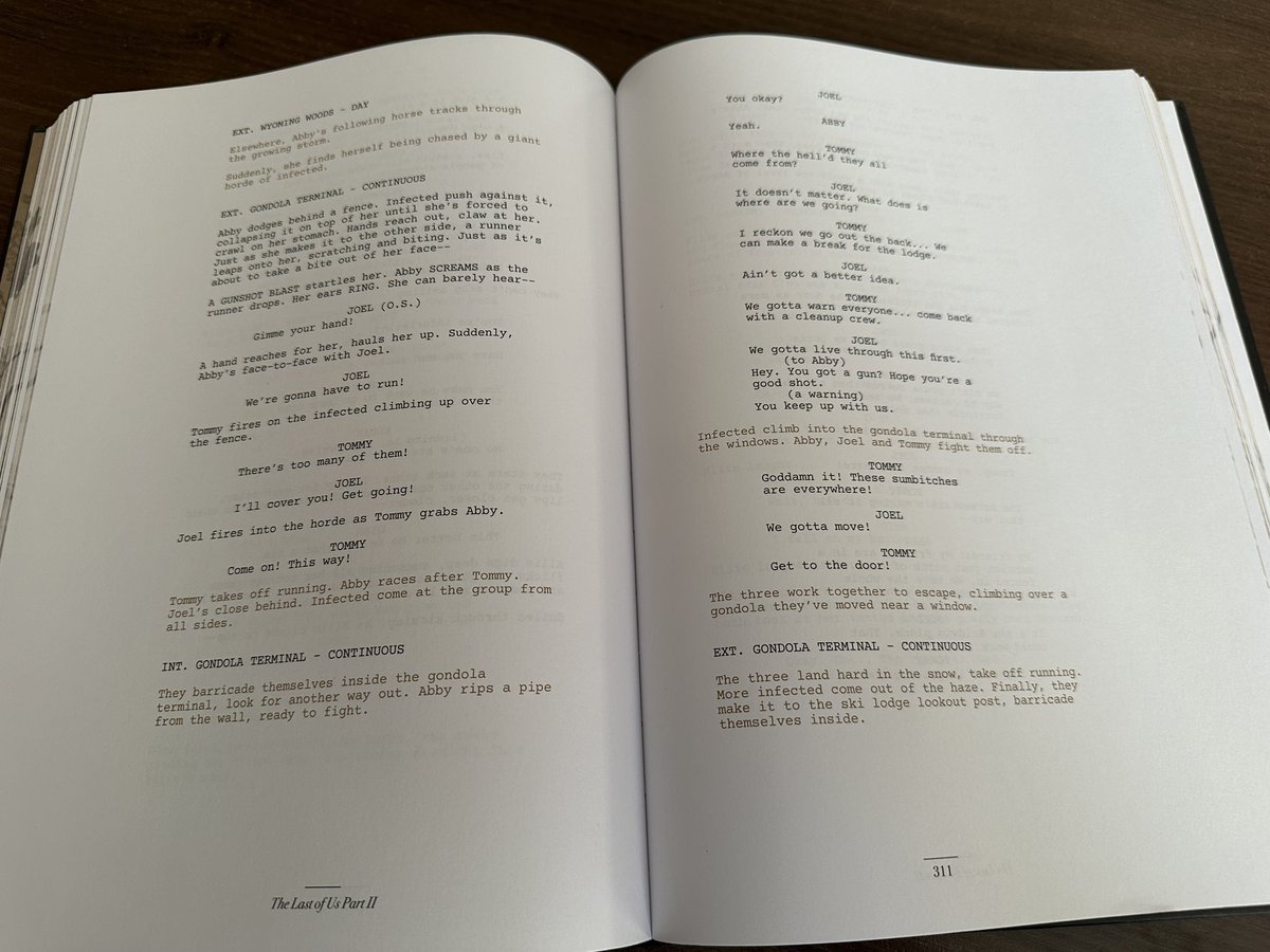 butcher_pl's tweet image. Urodziny pod znakiem #TheLastofUs?
Don’t mind if I do! 💪🏻
Tym razem rodzinka się sprawiła: piękne wydanie oficjalnego kompletu scenariuszy. Nie importowałem z USA na premierę i cierpliwość popłaciła: jest u nas na Amazonie. 👌