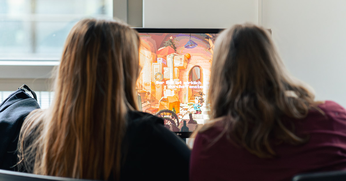 MD_H's tweet photo. This year’s Exposé in Düsseldorf once again showed how much creative energy can be found across our programs and training pathways at mdh.

Thank you to everyone involved in making this year’s event such a success!

#NachtDerKuenste #StudentProjects #CreativeEducation #GradShow https://t.co/Yvw2a4ceyo