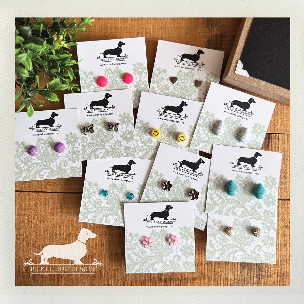 PickleDogDesign's tweet image. Dress your lobes for spring! Enjoy 75% off all jewelry! (Ahem... #MothersDay is less than two weeks away... need we hint more? 😉) etsy.com/shop/PickleDog…

#etsyjewelry #jewelry #dachshund #treatyoself #earcandy #earrings #giftforher #mothersdaygift #giftformom #formom