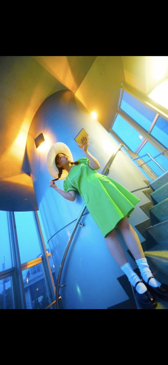 1971backbone's tweet image. Green dress, white hat—time lingers.

緑のドレス、白い帽子——時がとどまる。

📷@kouzu_baqbix4a 
#portrait #original #vintagevibes #timeless #poetic