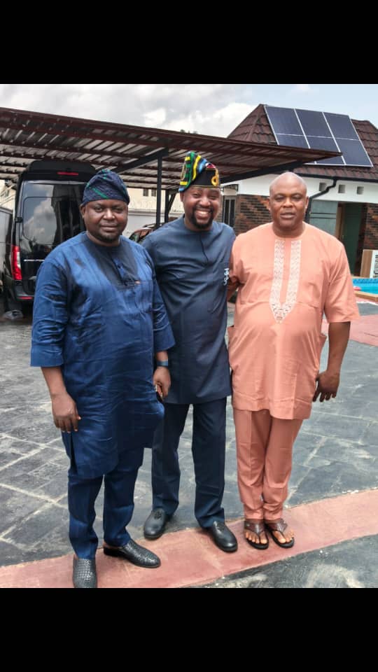 Dele_Ologun1's tweet photo. Photo speaks, L-R : Hon. Bamidele Ologunloluwa, Hon. Ayodeji (Ogo Akure), Hon. Ologede in Akure today. https://t.co/3cyfhekQ6C