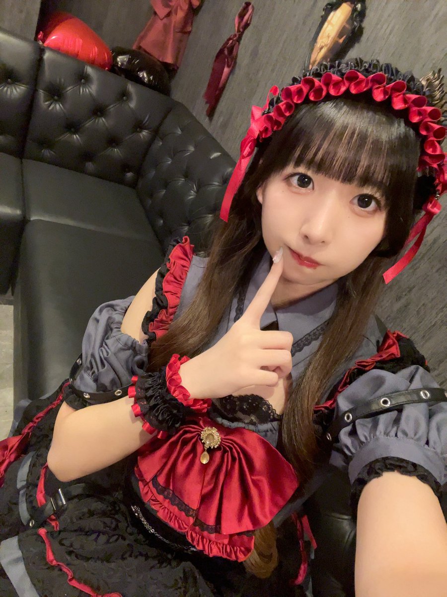 たいきんしました！
きょはむくお目当てのお客様いーっぱいで幸せな日だった💖
ドリンクや缶たくさん乾杯、オムライスもありがとう🫶🏻✨
ほんとに楽しくて愛されてる一日でした🥲💞
みんなありがとう💭💗

次回は明日(今日)です！可愛くして待ってます🎀