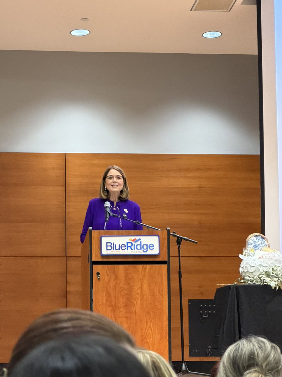 PresLeatherwood's tweet image. What a great day to host Henderson County Chamber of Commerce, NC and Western Carolina University Chancellor Dr. Kelli Brown.  Thank you for sharing your journey with us at Blue Ridge Community College.

#communitycollege #828isgreat #LeadershipMatters #WCU