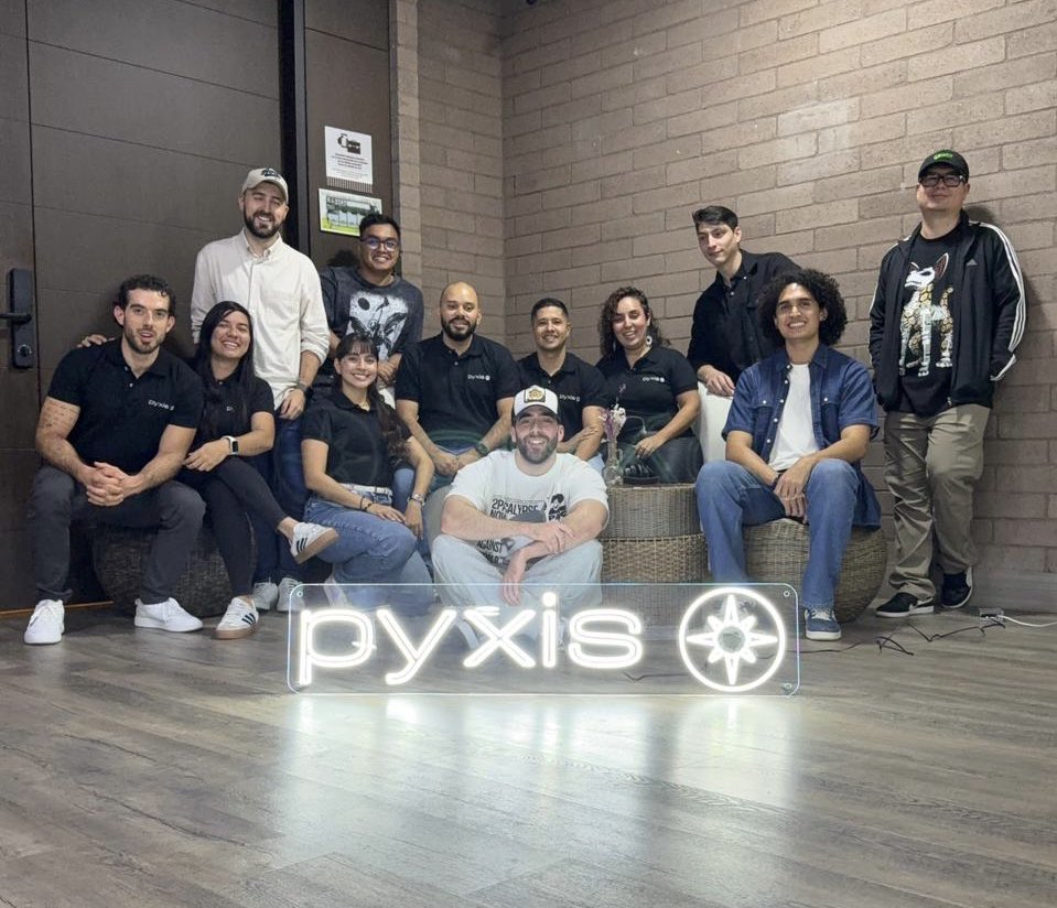 Pyxisportal's tweet image. Sigamos creando tecnología al servicio de las personas, desde Montevideo, Medellín o cualquier ciudad en la que estemos.

#Pyxis #OneTeam #Cultura #Tecnología #Colombia #Medellín