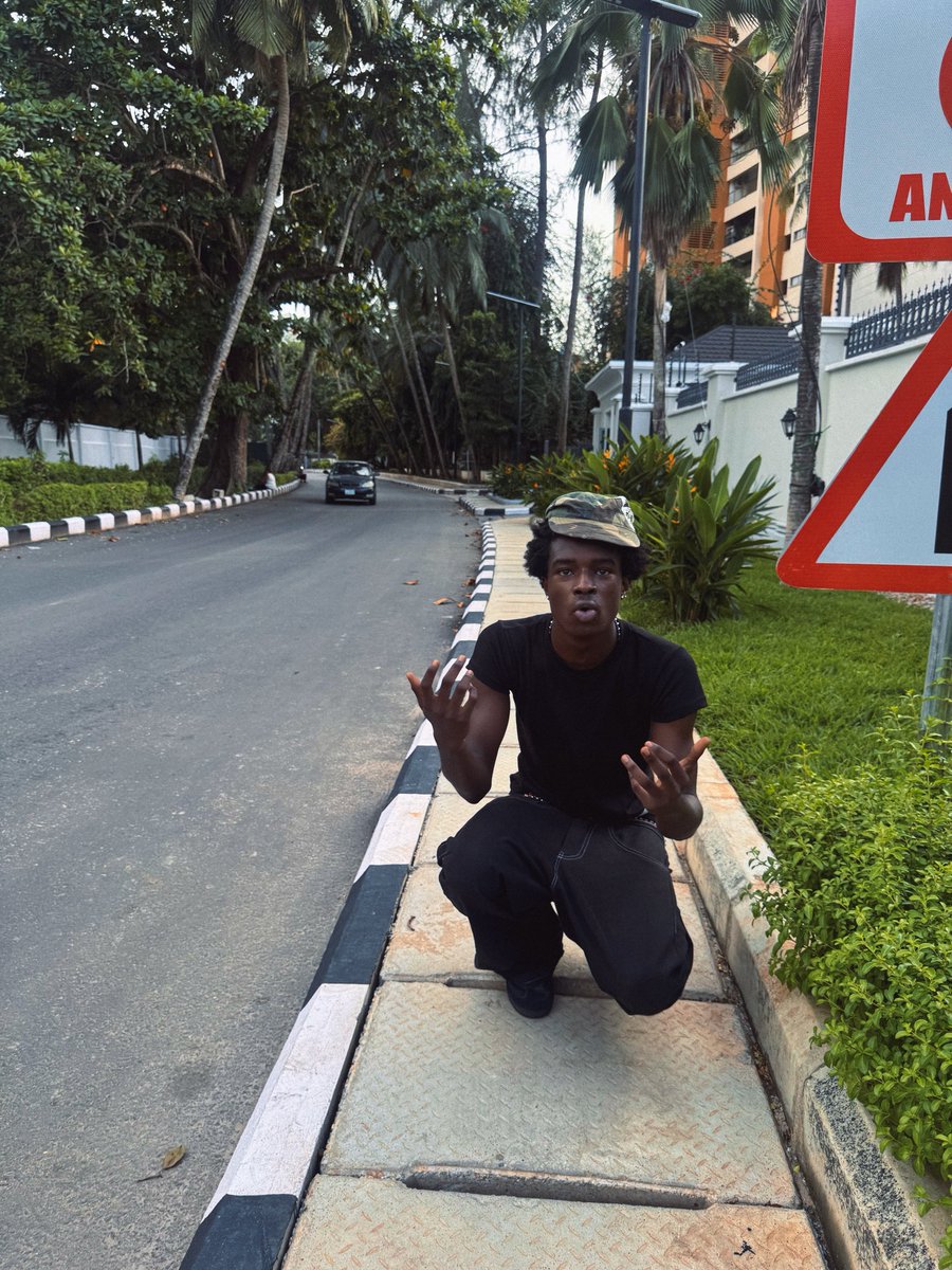 _alvinxyz's tweet photo. A crazy kid in a crazy city https://t.co/D8K8SJLVFc