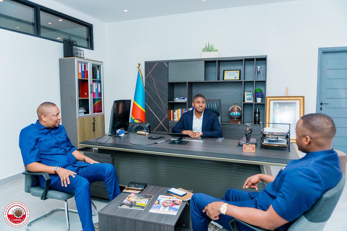 Ils parlent, nous structurons.
Ils observent, nous avançons.
Autour du Président de la Jeunesse de l'UNC Yves Nswal, une Task Force des jeunes de l’Union Sacrée se dessine.

Objectif : transformer la vision du Président Félix Tshisekedi en résultats concrets.