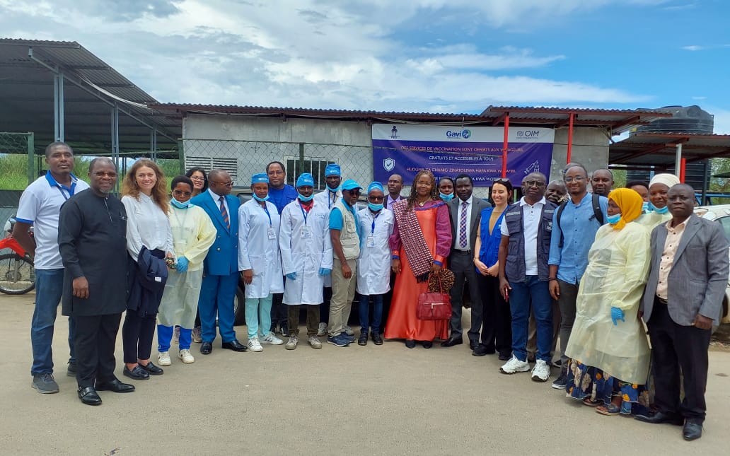 IOMBurundi's tweet image. Hier, @gavi_fr, l’OIM, l'OMS &amp;amp; UNICEF ont effectué une visite conjointe au Point d’Entrée de Gatumba pour observer les activités de #vaccination du PEV, avec l’appui des partenaires, afin de protéger les populations mobiles &amp;amp; prévenir les risques de transmission transfrontalière.