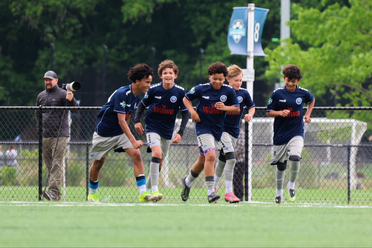 VARushSoccer's tweet image. Swipe ➡️ to see our boys during their win over FC Richmond this past weekend in their REPLICA @vbunited_ jerseys 😮‍💨🔥

#virginiabeach #rushsoccer #mlsnext #replica #jerseys