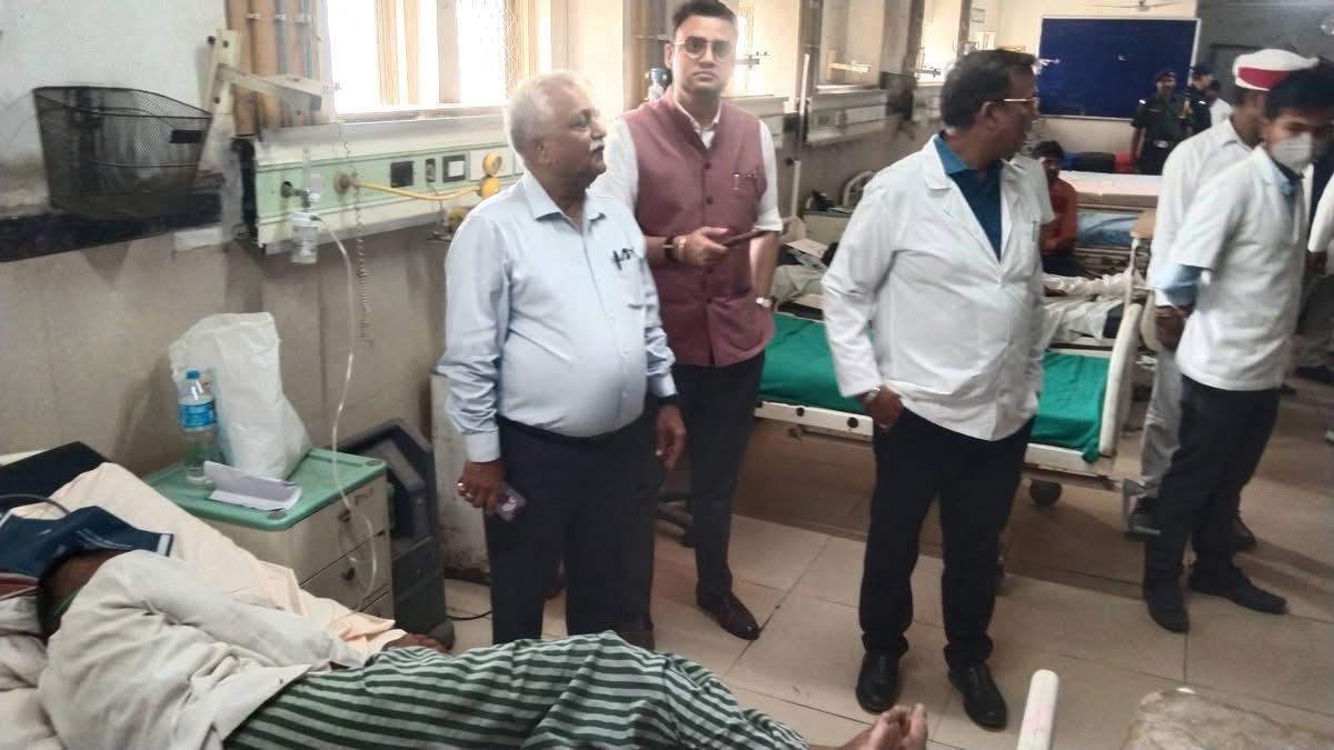 संभल ।  मुख्यमंत्री उ0प्र0 सरकार के सलाहकार अवनीश कुमार अवस्थी बदायूं पहुंचे !

अवनीश अवस्थी ने डीएम अवनीश राय के साथ राजकीय मेडिकल कॉलेज बदायूँ का किया औचक निरीक्षण ! 

#commissionerBa1
#CMOfficeUP
#UPGovt