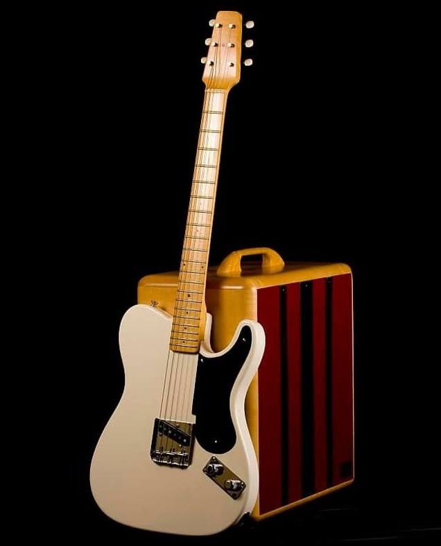 muerdekeroyo's tweet image. Leo Fender's 1949 1st Prototype 'Snake Head' 
#LeoFender #FamousGuitars #guitar #Fender #Telecaster #TeleTuesday