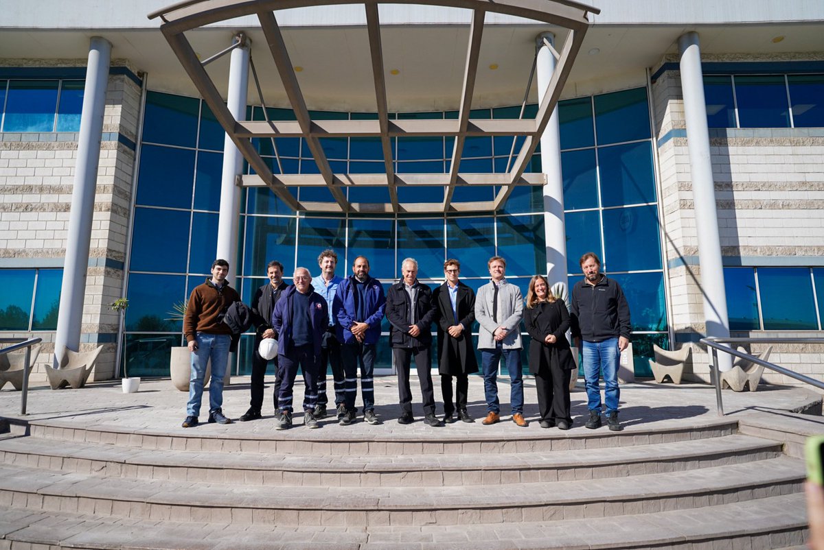 MaximilianoWes4's tweet photo. Junto a Marcelo Mindlin, nuevo presidente de InterCement y de Loma Negra, recorrimos la planta L'Amalí donde opera la compañía líder en la producción y comercialización de cemento de la Argentina. https://t.co/985ncvDWdN