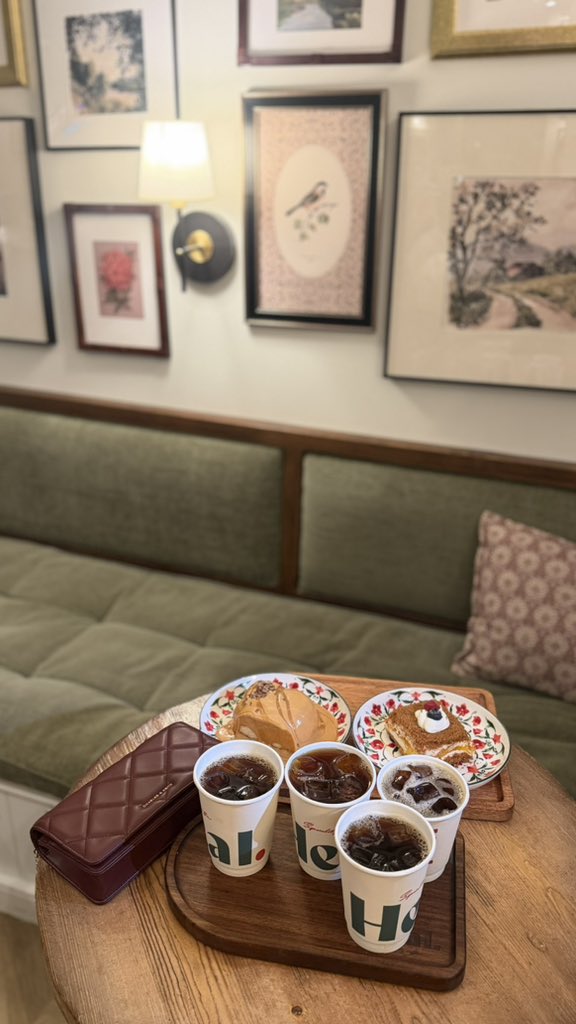 l2lli2's tweet photo. ☕️��� https://t.co/BNkm4wVpvW