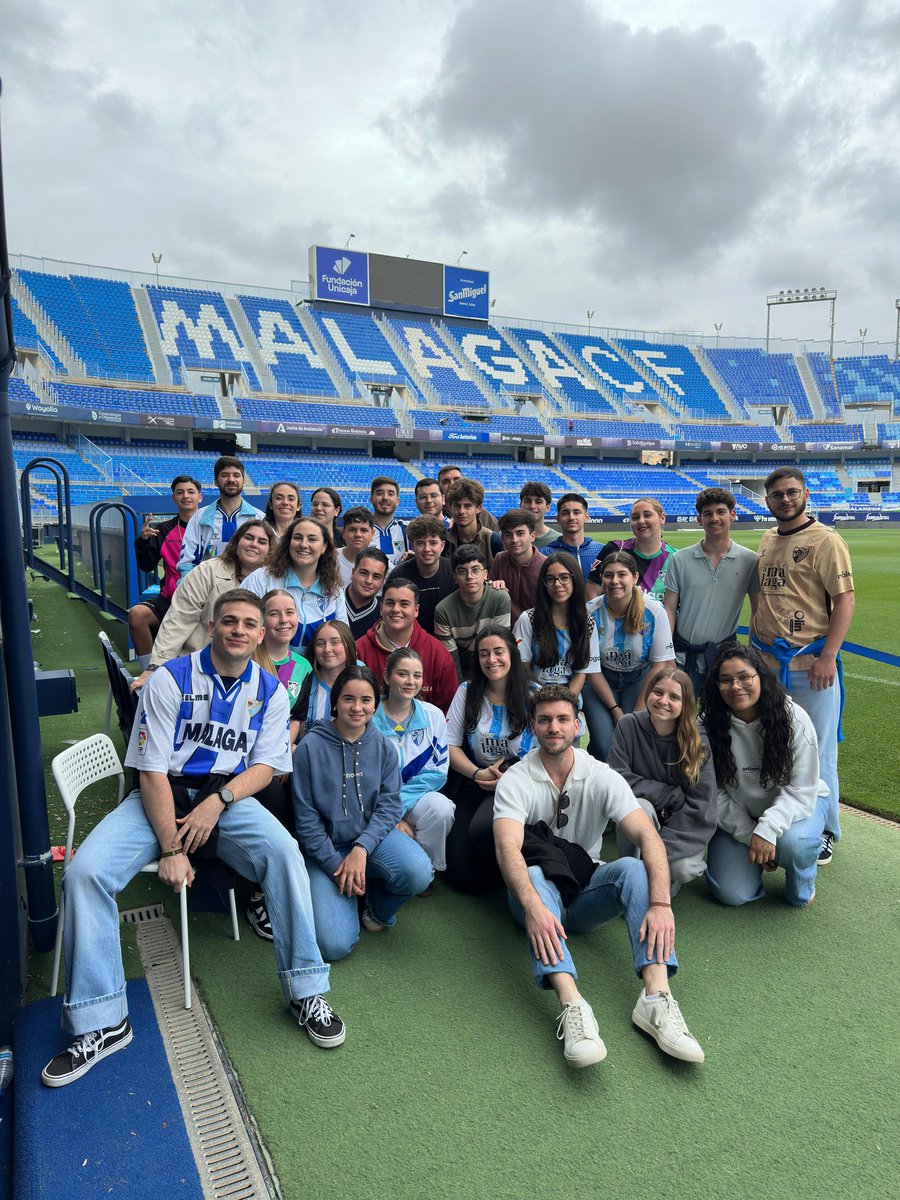 MonteCalvario's tweet photo. 🩵 Esta tarde, los jóvenes de nuestra hermandad han tenido la oportunidad de visitar el estadio de La Rosaleda. ¡Gracias al @MalagaCF por abrirnos sus puertas! #JuventudMonteCalvario #CofradíasMLG https://t.co/vqNLPQRV1H