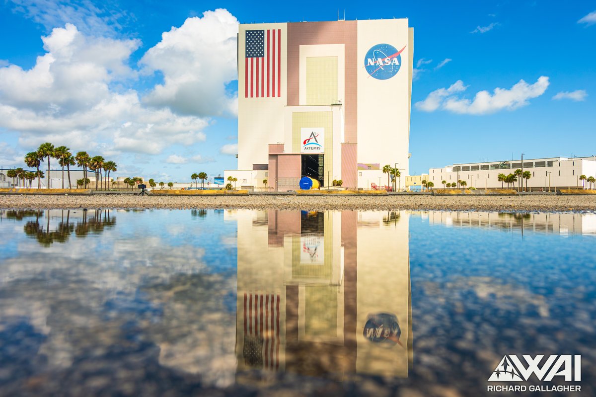 rpg571's tweet image. We rise together! 
SLS Artemis lll core arrives at NASA's VAB.

@NASAArtemis @NASAAdmin @NASAMedia #moon

📷@rpg571 for What About It @FelixSchlang
