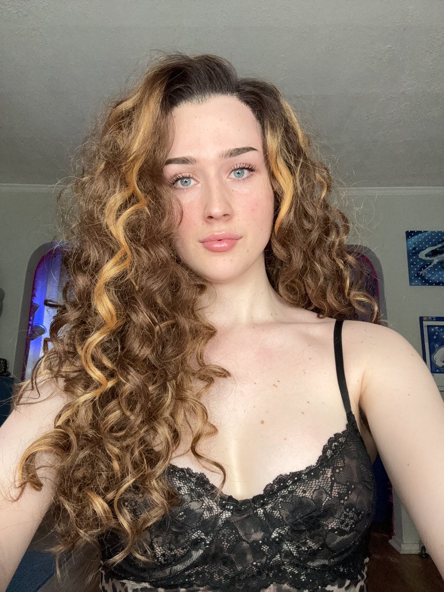 Transs Hazel tweet media