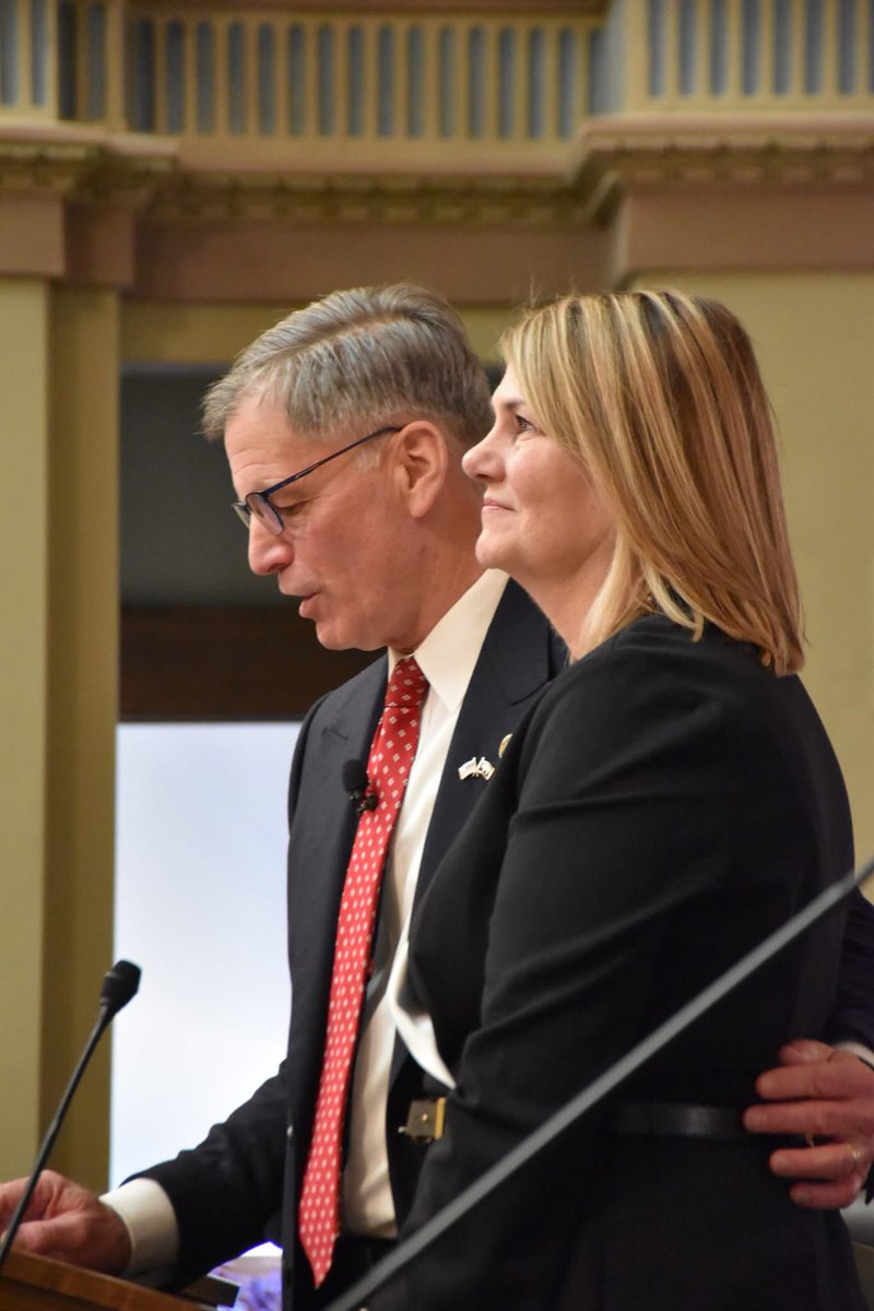 Governor Mark Gordon tweet media