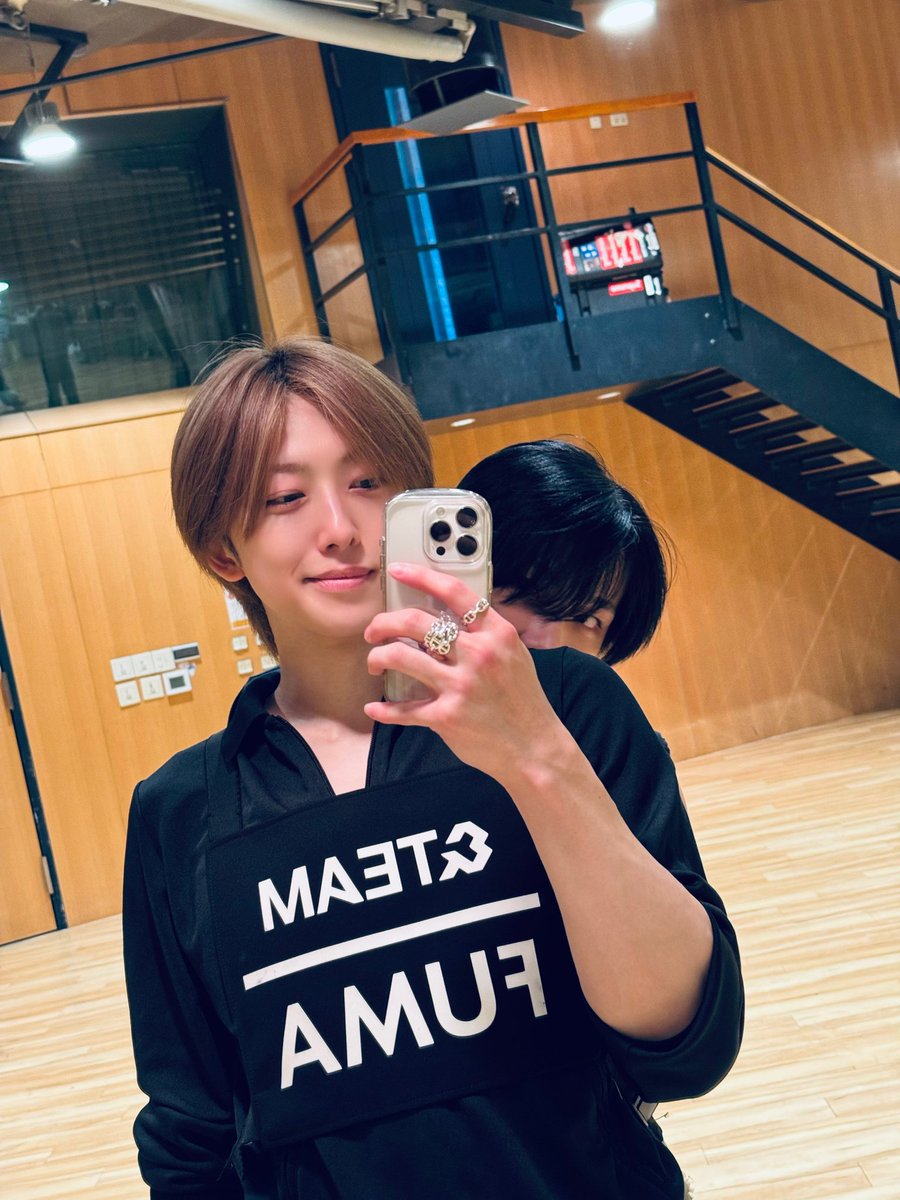 ๐
๐๐๐_๐๐ก๐๐ข๐ฅ๐๐ง๐ ๐ณ (slow) tweet media