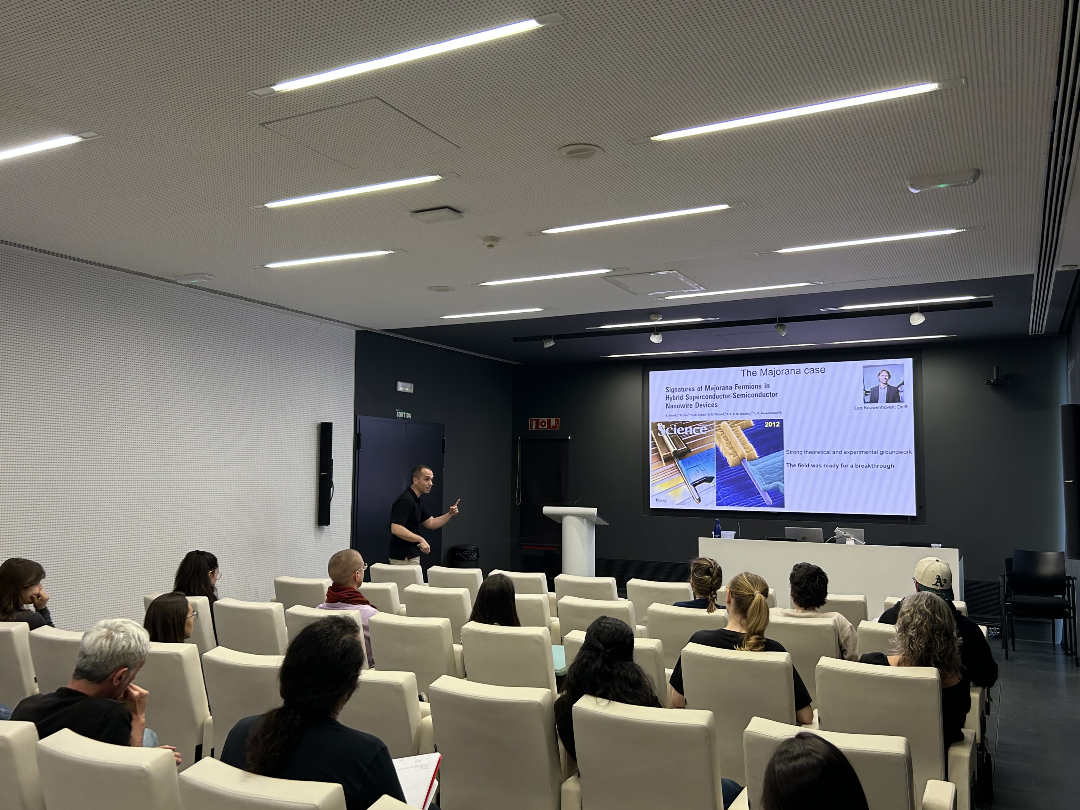 icn2nano's tweet image. 🗣️ Outreach Talk

Dr Juan Sierra (CSIC Tenured Scientist) recently dove into #ScienceEthics and misconduct in #physics, reminding its importance across all fields. He ended on a positive note for young researchers: the future of science is in their hands and their integrity.