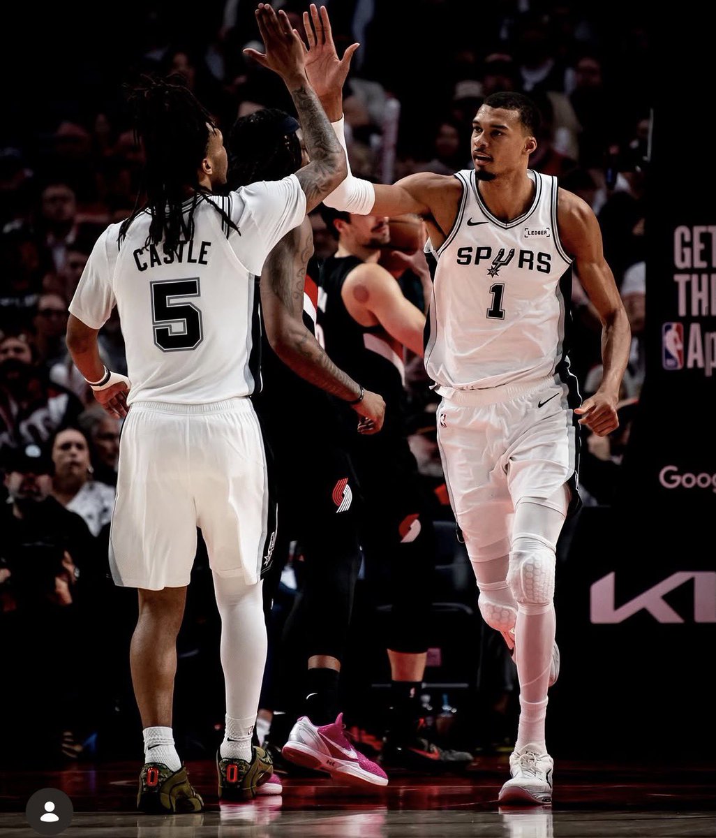 Questi due sono letteralmente l’ago della bilancia non solo per il continuo del sogno playoff,ma anche e soprattutto della mia vita 
Dipendo da loro,vivo per loro 
FOREVER GO SPURS❤️